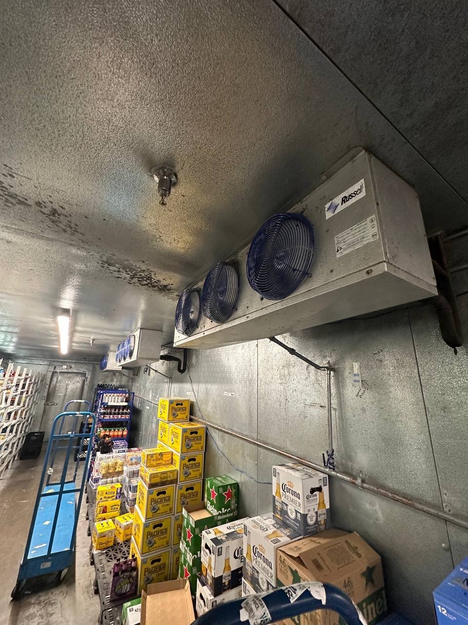 Walk-in beer cooler Russell evaporator