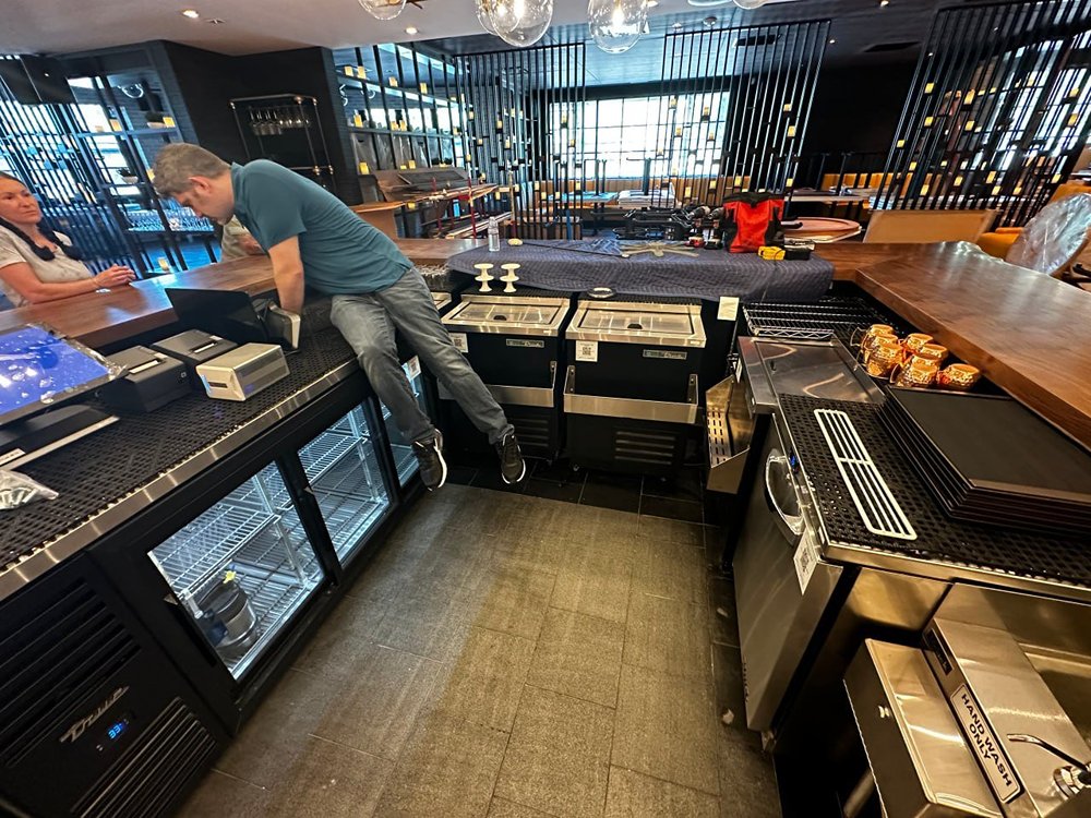 Restaurant bar True refrigeration repair